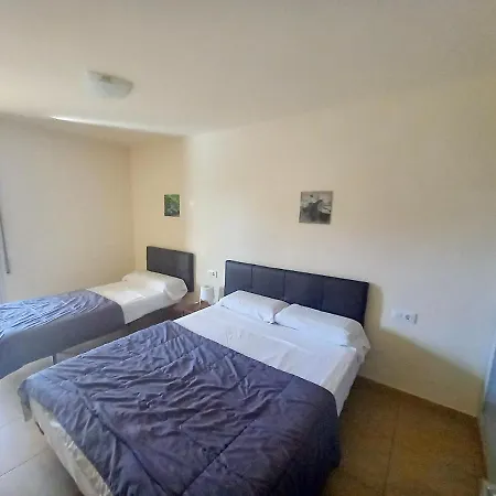 Rosesapparts Gran Via Apartment Roses